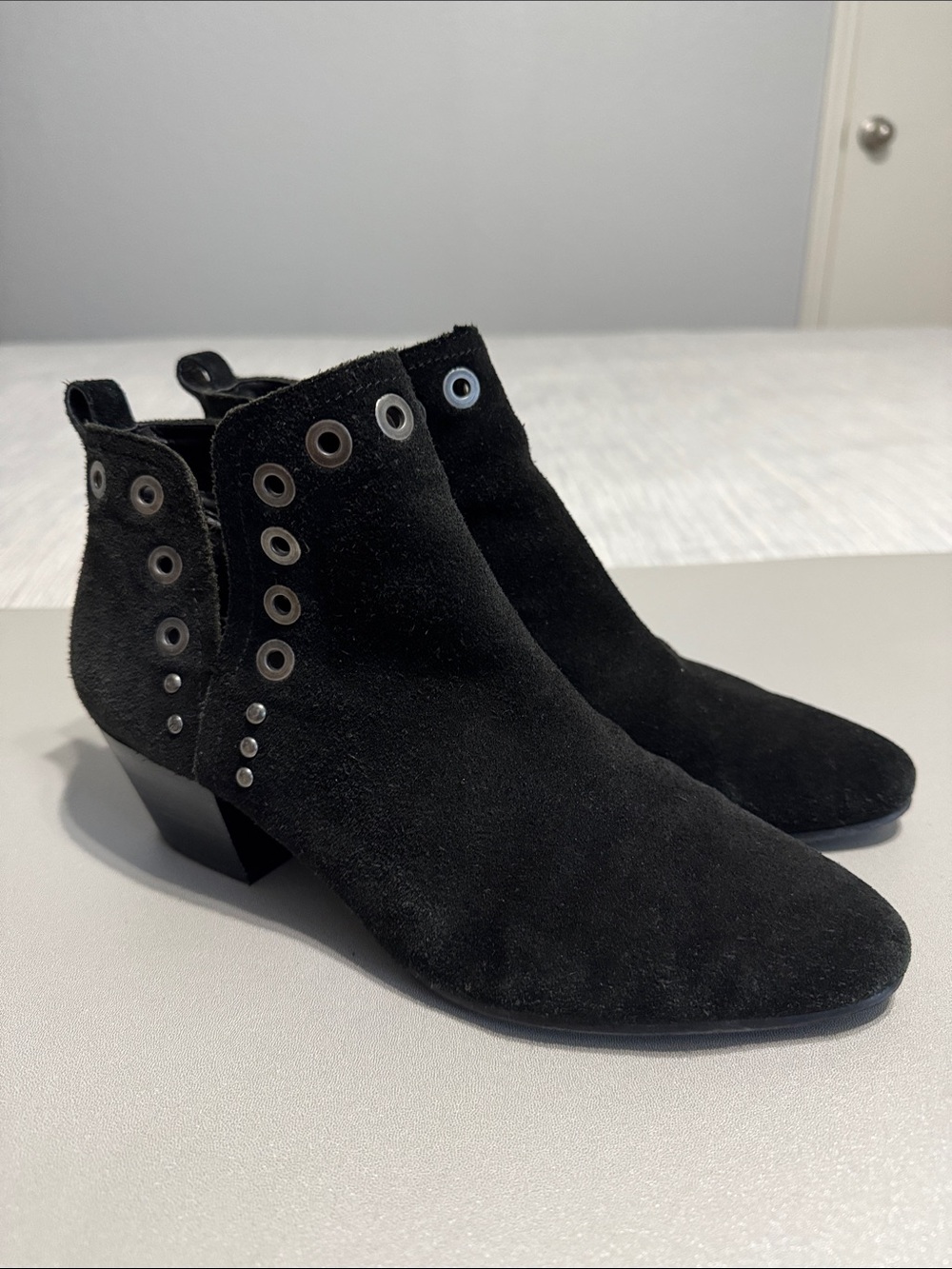 Sam Edelman Rubin Grommet Black Suede Leather Boho Ankle Booties Size 8.5